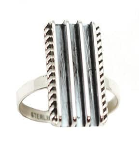 Silver Groove Ladies Ring